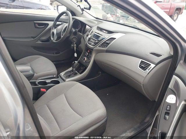 HYUNDAI ELANTRA SE - 5