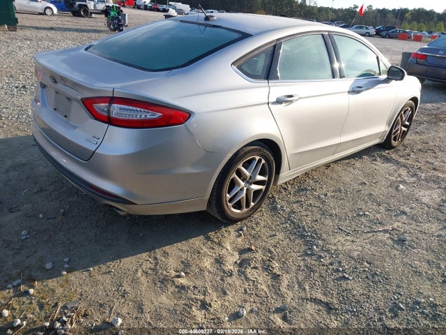 FORD FUSION SE - 4
