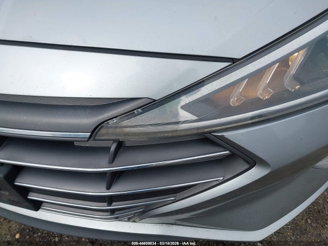 HYUNDAI ELANTRA SE - 6