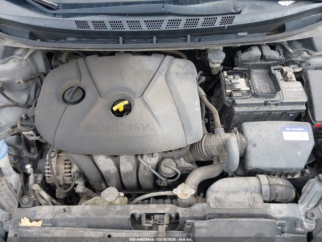 HYUNDAI ELANTRA - 10