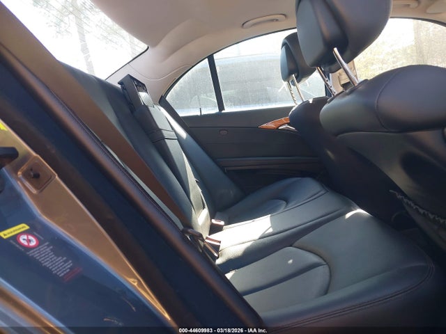 MERCEDES-BENZ E-CLASS - 8