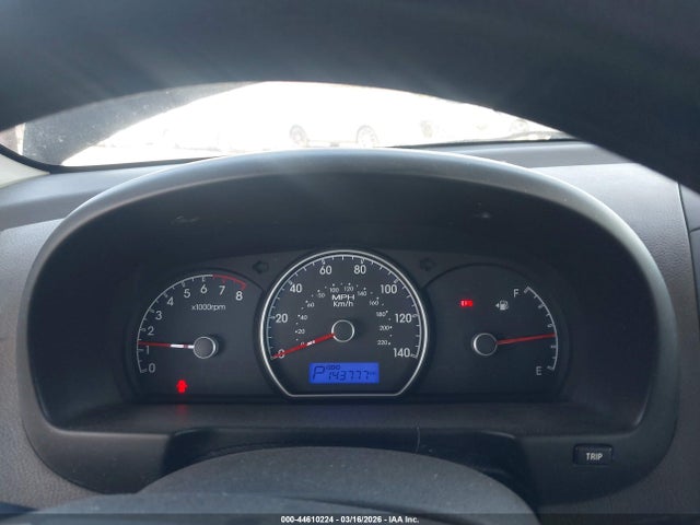 HYUNDAI ELANTRA GLS - 7