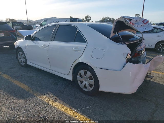 2014 Toyota CAMRY SE photo 3