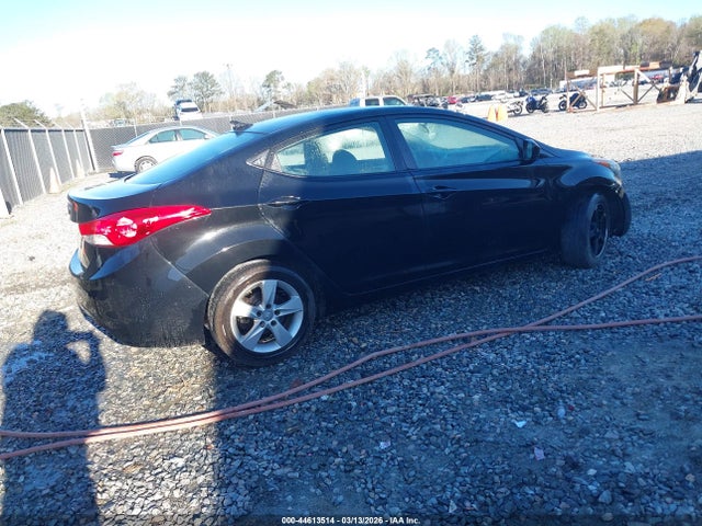 HYUNDAI ELANTRA GLS - 4