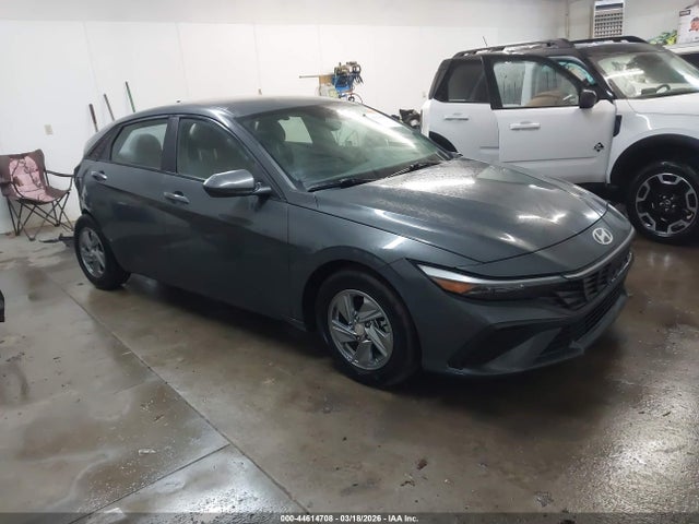 HYUNDAI ELANTRA SE - 1