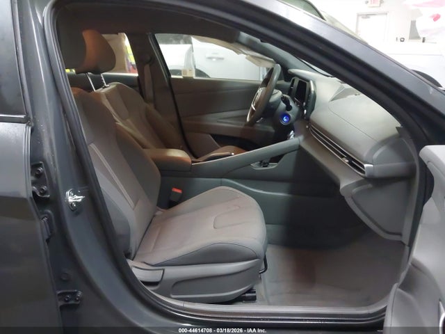 HYUNDAI ELANTRA SE - 5