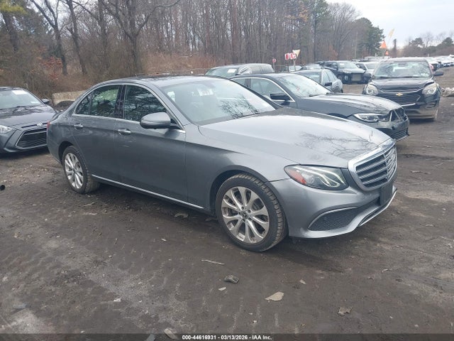 MERCEDES-BENZ E-CLASS - 1