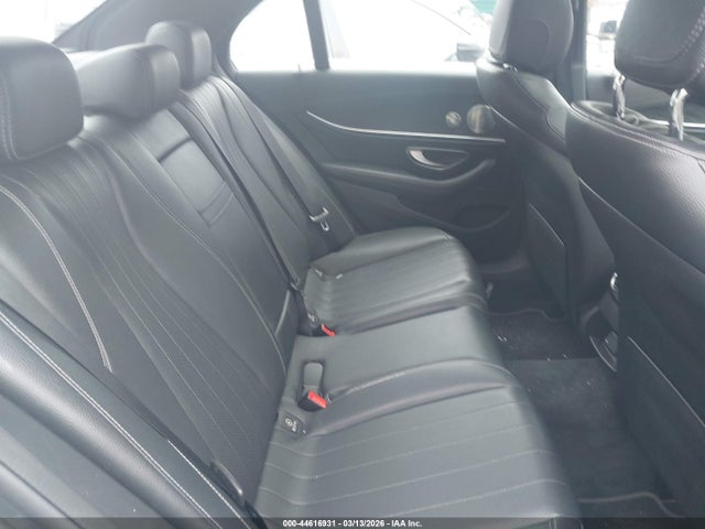 MERCEDES-BENZ E-CLASS - 8