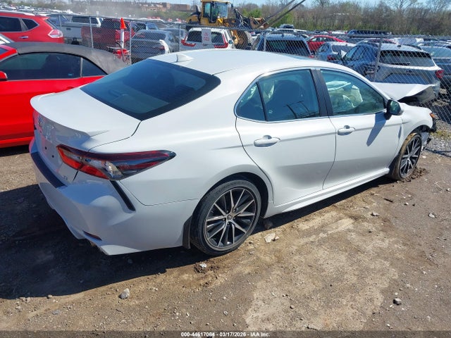 TOYOTA CAMRY - 4