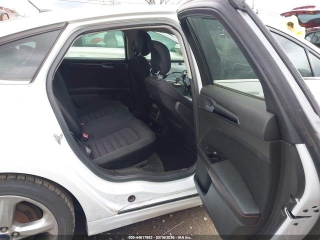 FORD FUSION SE - 8