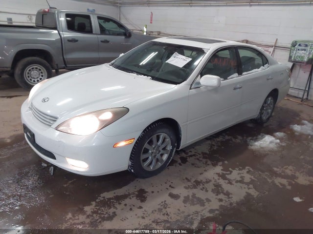 2002 Lexus ES 300 photo 2