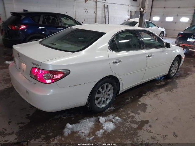 2002 Lexus ES 300 photo 4
