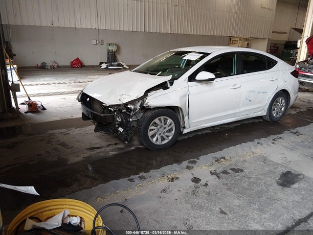 HYUNDAI ELANTRA SE - 2