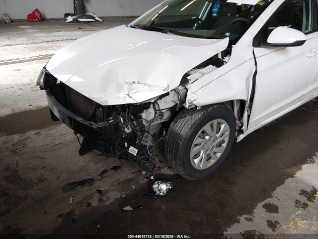 HYUNDAI ELANTRA SE - 6