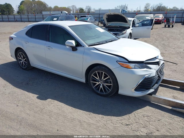 2024 TOYOTA CAMRY XLE