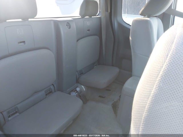 2016 Nissan FRONTIER S — миниатюра 8