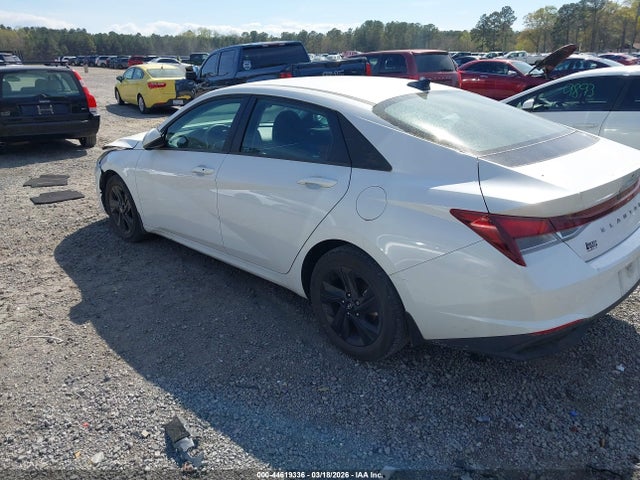 صورة 3 لـ 2023 Hyundai ELANTRA SEL
