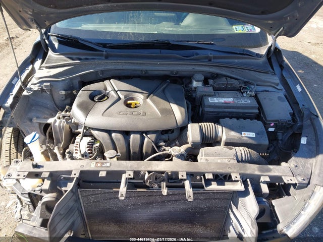 HYUNDAI ELANTRA GT - 10