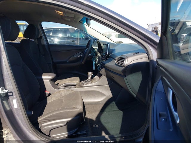 HYUNDAI ELANTRA GT - 5