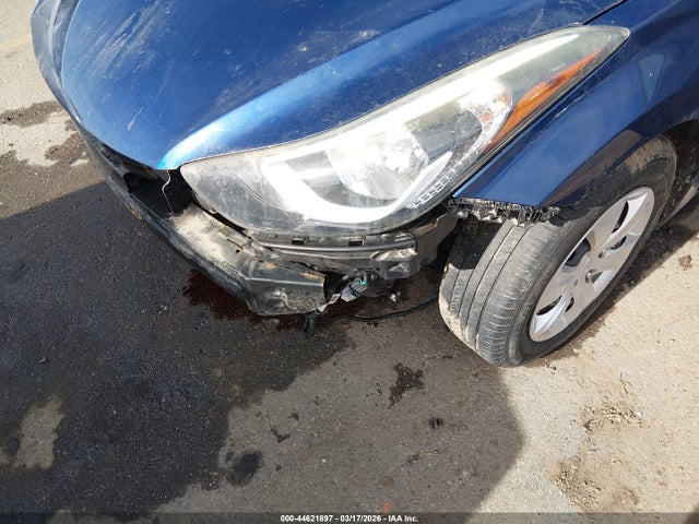 HYUNDAI ELANTRA SE - 6