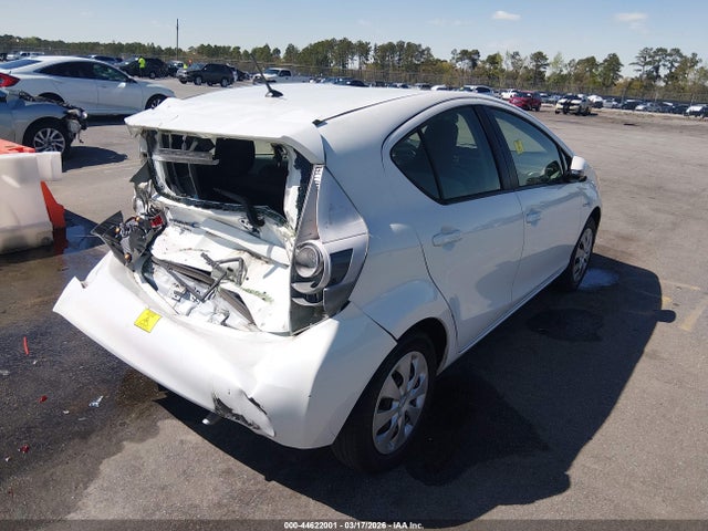 TOYOTA PRIUS C - 4