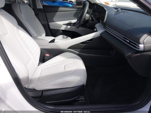 HYUNDAI ELANTRA LIMITED - 5