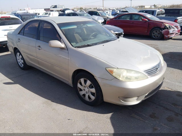 TOYOTA CAMRY - 1