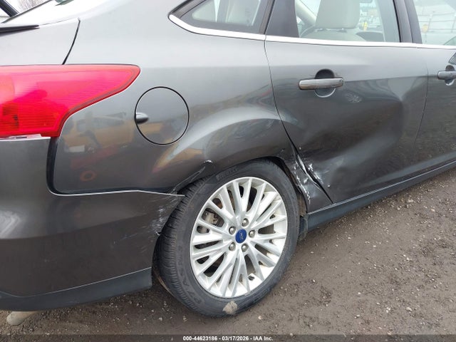 FORD FOCUS TITANIUM - 6
