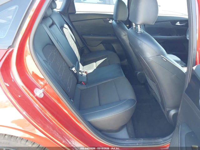 KIA FORTE GT-LINE - 8