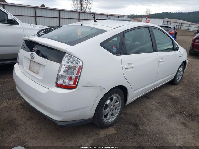 TOYOTA PRIUS - 4