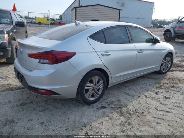 HYUNDAI ELANTRA SEL - 4