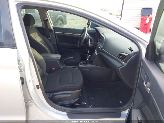 HYUNDAI ELANTRA SEL - 5