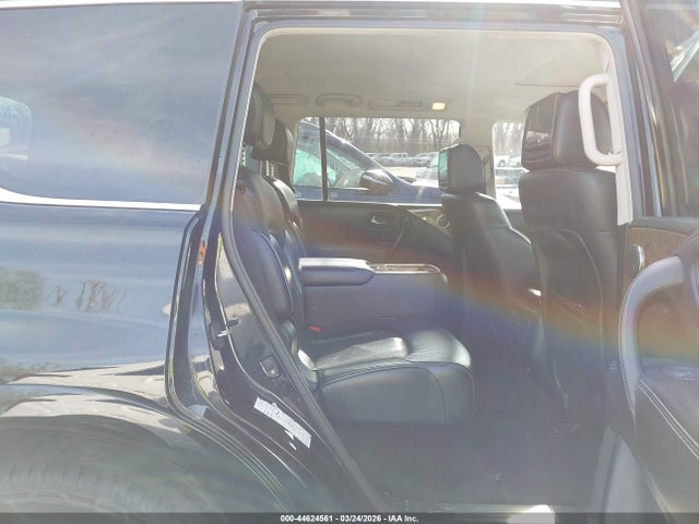 2017 INFINITI QX80 8