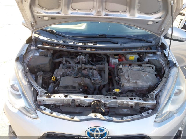 TOYOTA PRIUS C - 10