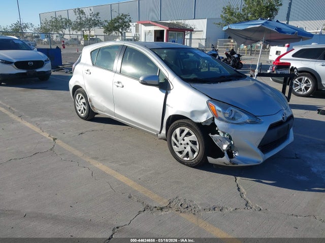 TOYOTA PRIUS C - 1