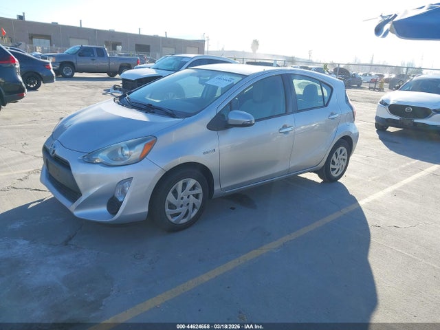 TOYOTA PRIUS C - 2