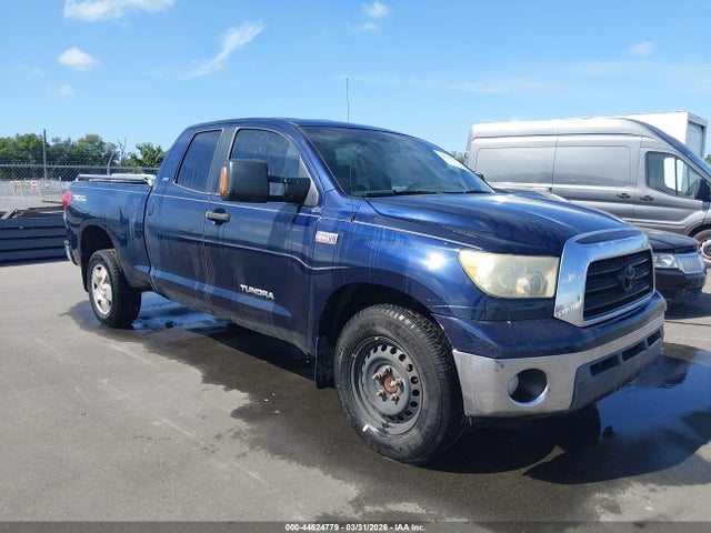 TOYOTA TUNDRA - 1