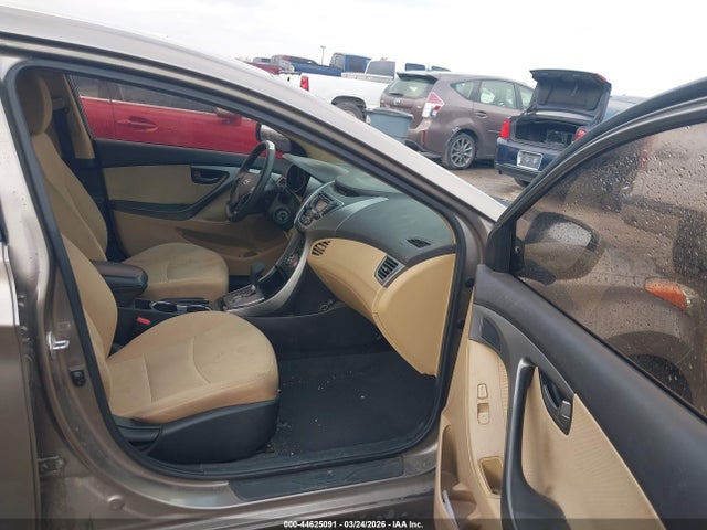 HYUNDAI ELANTRA GLS - 5