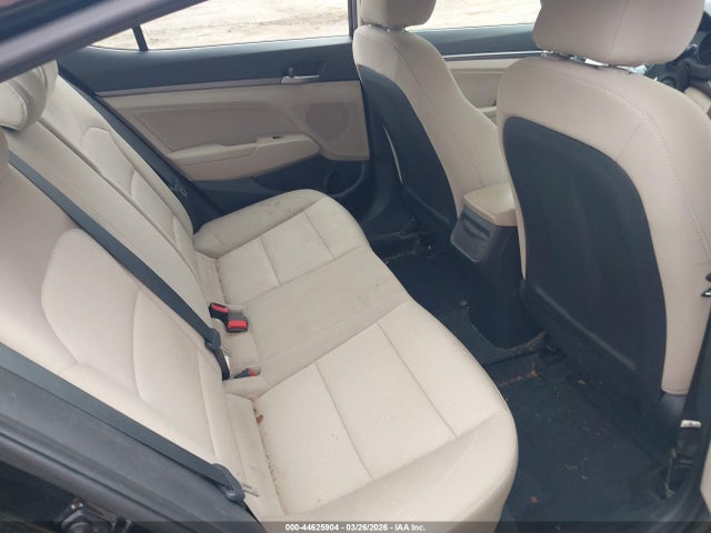 HYUNDAI ELANTRA SE - 8