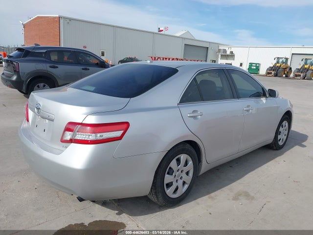 TOYOTA CAMRY - 4