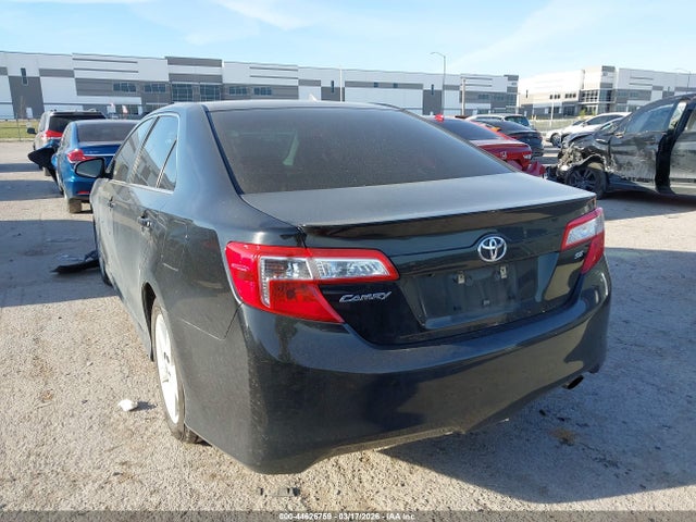 TOYOTA CAMRY - 3
