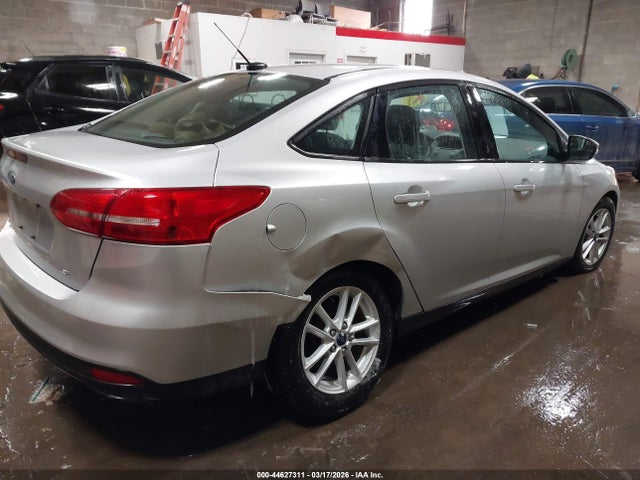 FORD FOCUS SE - 4