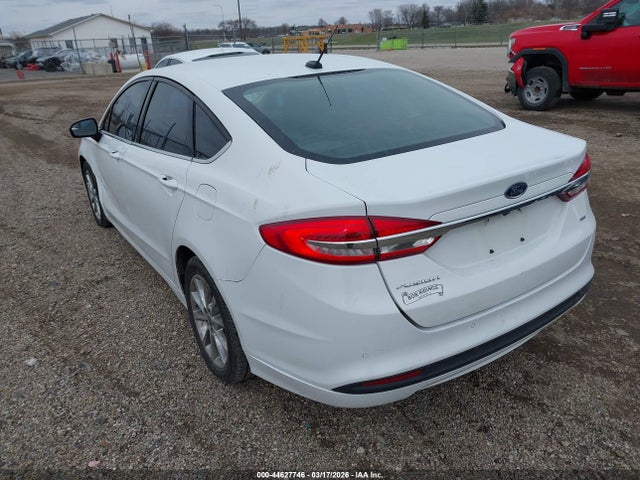 FORD FUSION SE - 3