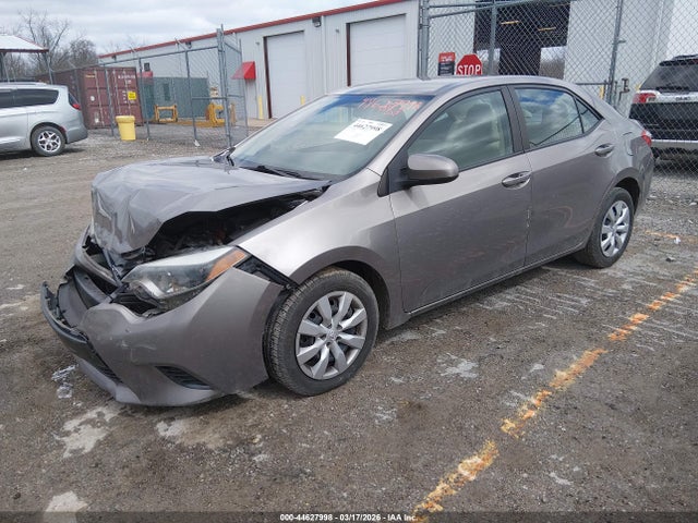 2015 Toyota COROLLA LE photo 2
