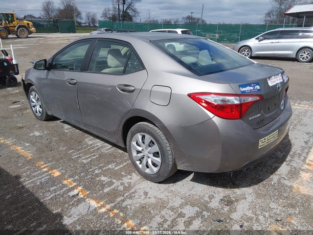 2015 Toyota COROLLA LE photo 3