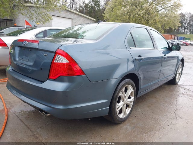 FORD FUSION SE - 4