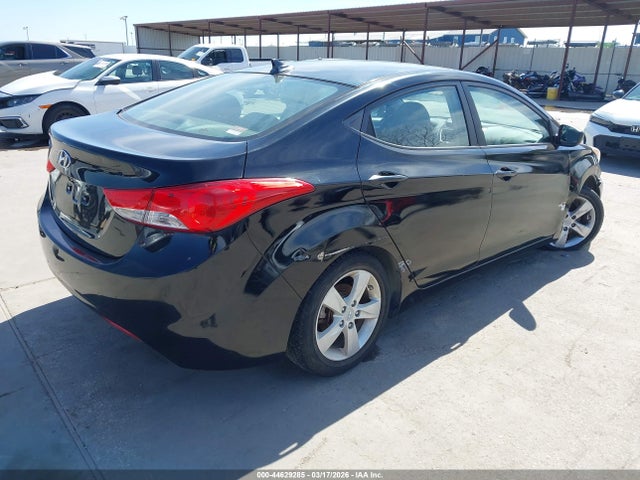 HYUNDAI ELANTRA GLS - 4