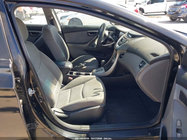 HYUNDAI ELANTRA GLS - 5