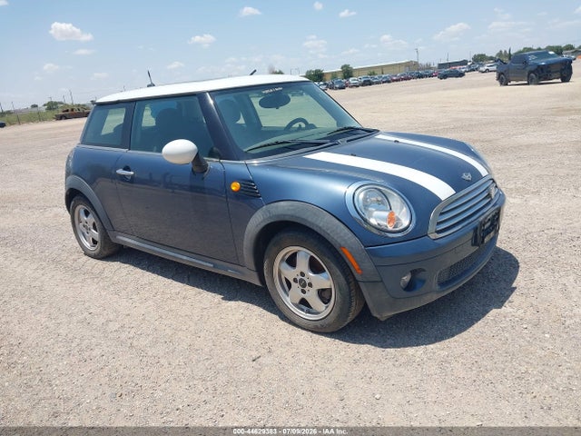 2009 MINI COOPER 