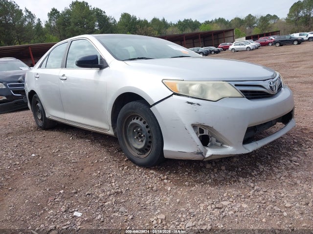 TOYOTA CAMRY - 1